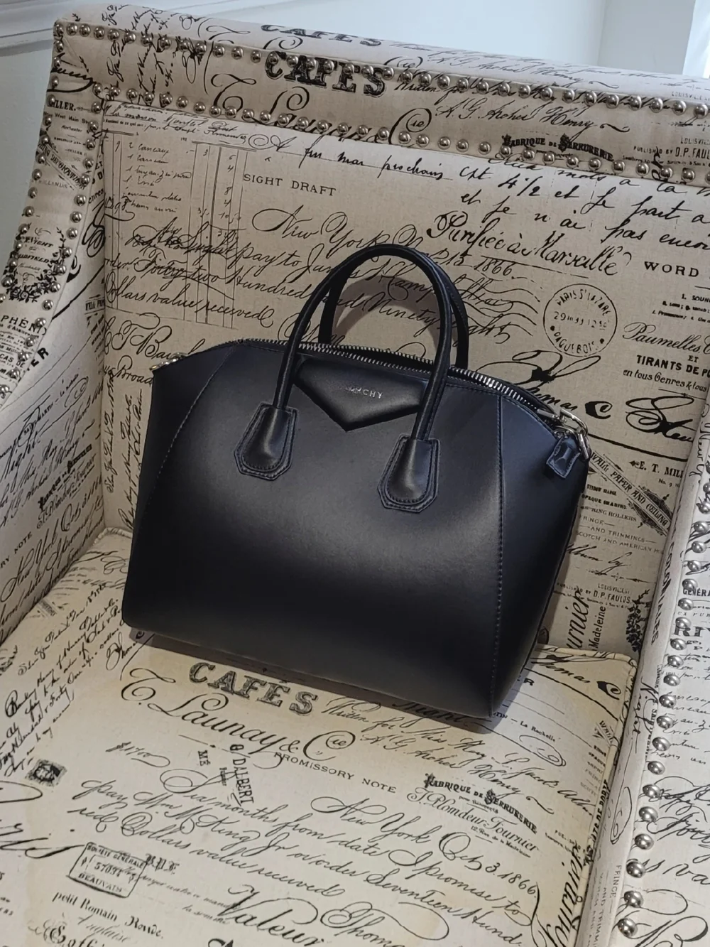 Black Women's Structured Top-Handle Bag - Classic Work & Weekend